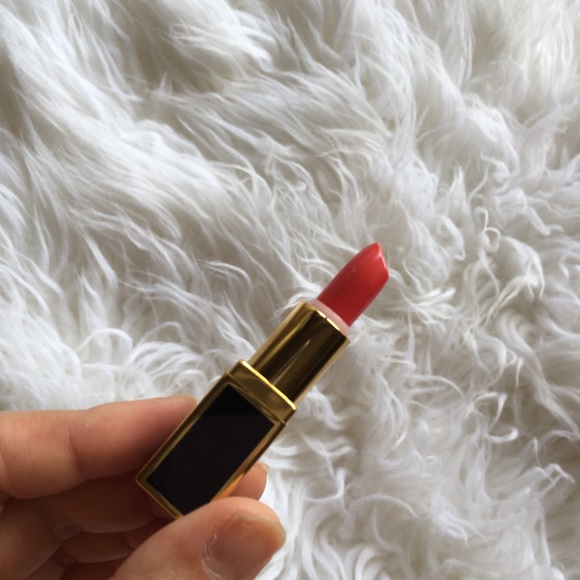 Tom Ford mini lip color. 09 true coral - Picture 3 of 6